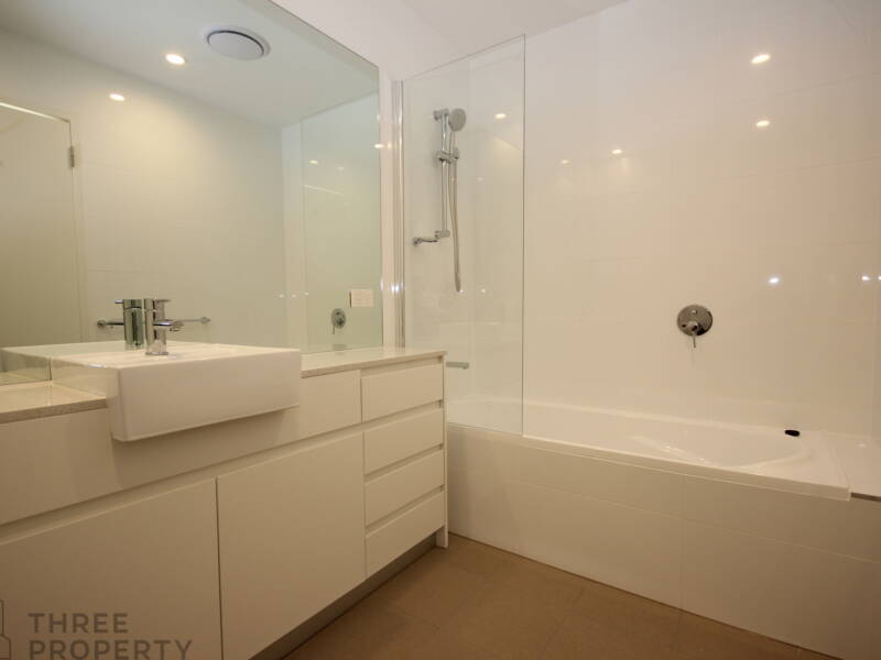 311/135 Pacific Highway, Hornsby, NSW 2077 AUS