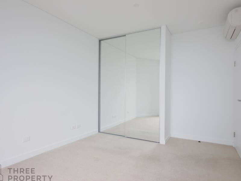816/20 Chisholm Street, Wolli Creek, NSW 2205 AUS