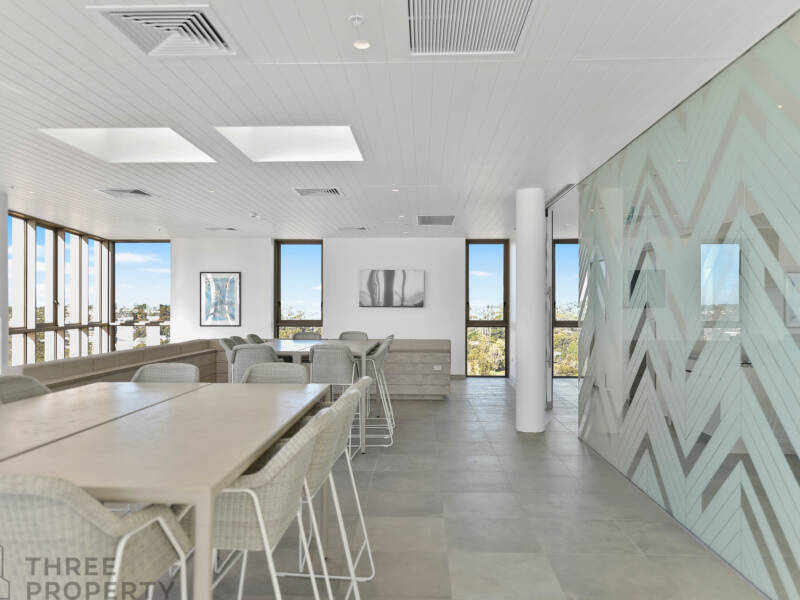 304/2 Foreshore Boulevard, Woolooware, NSW 2230 AUS