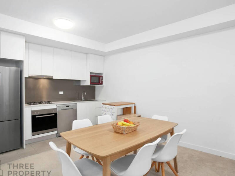 311/135 Pacific Highway, Hornsby, NSW 2077 AUS