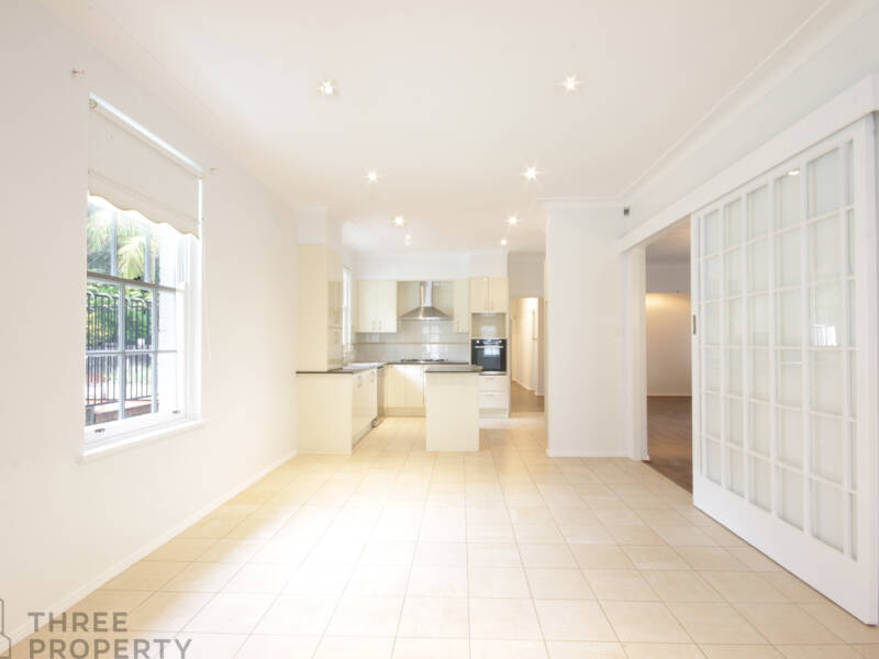 5 Warrawee Avenue, Castle Cove, NSW 2069 AUS