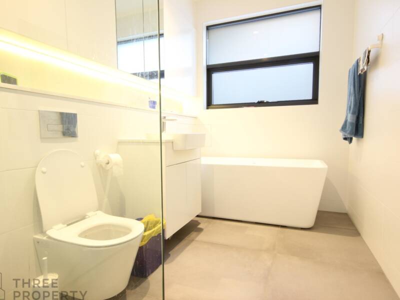 32A Hocking Avenue, Earlwood, NSW 2206 AUS