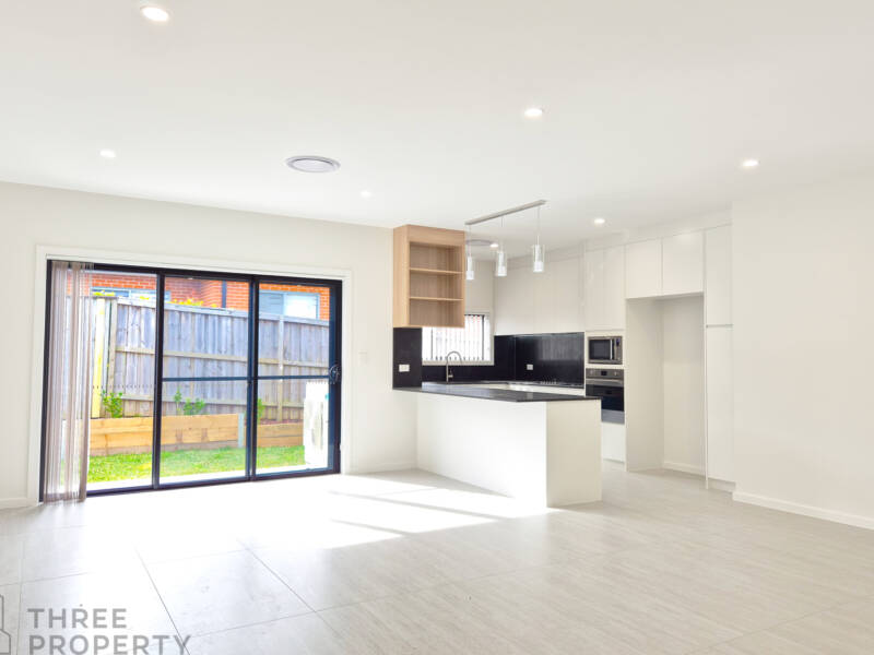 2/14 Beattie Avenue, Denistone East, NSW 2112 AUS