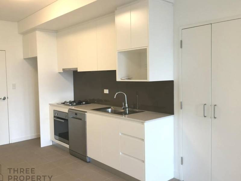 310/135 Pacific Highway, Hornsby, NSW 2077 AUS