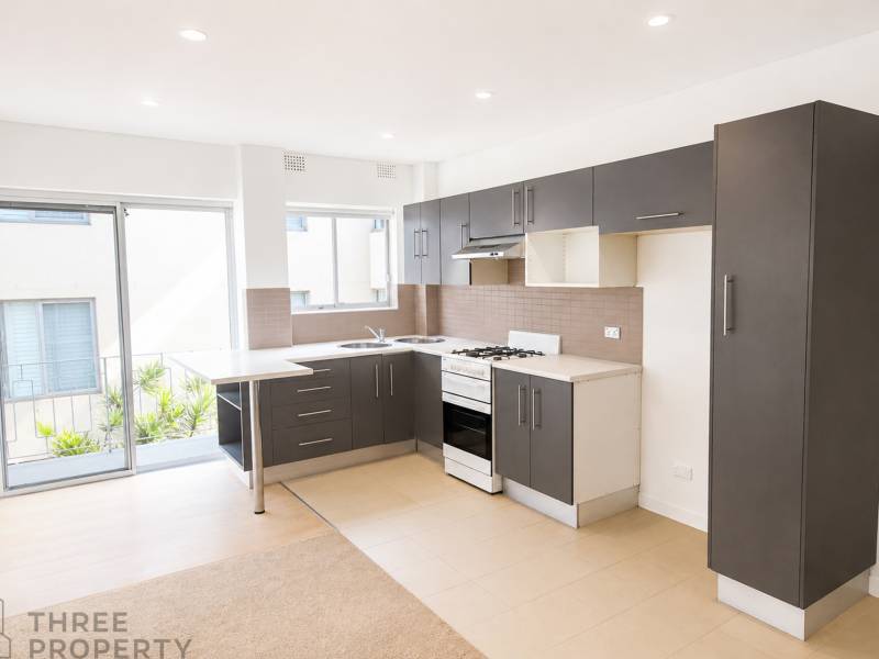10/104 Howard Avenue, Dee Why, NSW 2099 AUS